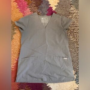 Women’s XS figs scrub top